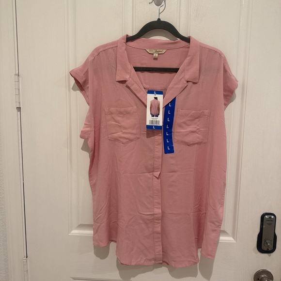 J.A.C.H.S. Girlfriend Women’s Cap Sleeve Button-Front Top - Picture 3 of 7